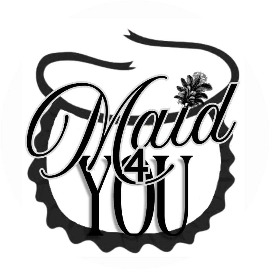 Black and white logo with the text 'Mardi 4 You' overlaying a bottle cap silhouette, featuring a palm tree and a face profile.